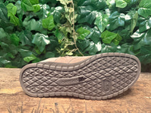 Afbeelding in Gallery-weergave laden, Nieuwe mooie veterschoen van hartjes maat 40 (wijdte H)