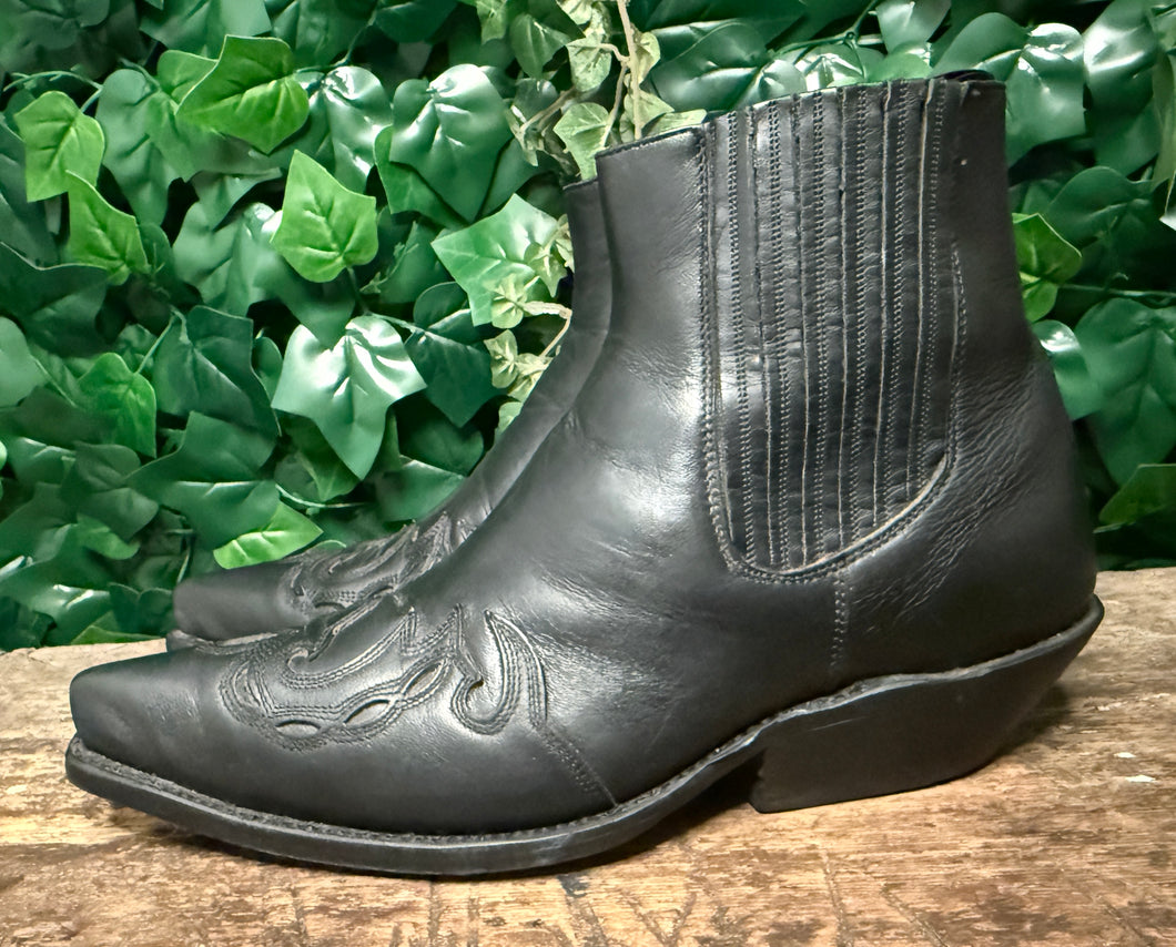 gewoon Nieuwe boots van Sancho maat 42