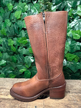 Afbeelding in Gallery-weergave laden, Nieuwe sendra blokhak laars maat 37