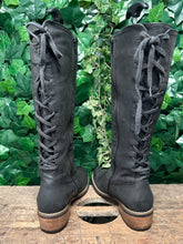 Afbeelding in Gallery-weergave laden, bijna Nieuwe prachtige laars van wolky maat 41