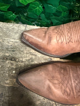 Afbeelding in Gallery-weergave laden, Bijna Nieuwe mooie laarzen van Sendra maat 44