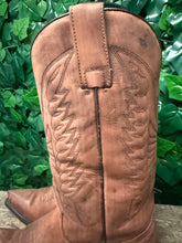 Afbeelding in Gallery-weergave laden, Bijna Nieuwe mooie laarzen van Sendra maat 44