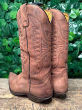 Afbeelding in Gallery-weergave laden, Bijna Nieuwe mooie laarzen van Sendra maat 44