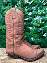 Afbeelding in Gallery-weergave laden, Bijna Nieuwe mooie laarzen van Sendra maat 44