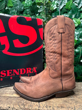 Afbeelding in Gallery-weergave laden, Bijna Nieuwe mooie laarzen van Sendra maat 44