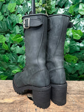 Afbeelding in Gallery-weergave laden, geweldig Nieuwe vintage plateau laars van Sendra maat 39