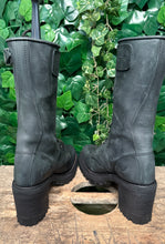 Afbeelding in Gallery-weergave laden, geweldig Nieuwe vintage plateau laars van Sendra maat 39