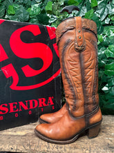 Afbeelding in Gallery-weergave laden, Bijna Nieuwe fantastische laarzen van Sendra maat 38