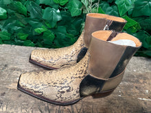 Afbeelding in Gallery-weergave laden, supergave Nieuwe python laars van Sendra/ullbara maar 40