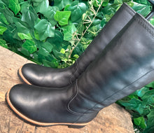 Afbeelding in Gallery-weergave laden, bijna Nieuwe gevoerde laars van Panama Jack maat 38