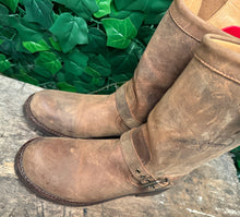 Afbeelding in Gallery-weergave laden, Bijna Nieuwe stoere biker boots van Sendra maat 42