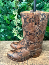 Afbeelding in Gallery-weergave laden, Nieuwe prachtige python laarzen van Sendra maat 38