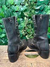 Afbeelding in Gallery-weergave laden, Nieuwe prachtige laarzen met studs van Sendra maat 39