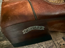 Afbeelding in Gallery-weergave laden, Bijna Nieuwe laarzen met python leer van Sendra maat 41