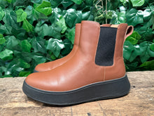 Afbeelding in Gallery-weergave laden, Nieuwe Chelsea boots van Fitflop maat 38,5