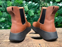 Afbeelding in Gallery-weergave laden, Nieuwe Chelsea boots van Fitflop maat 38,5