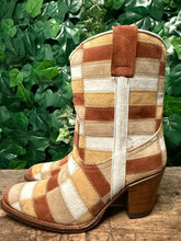 Afbeelding in Gallery-weergave laden, Nieuwe geweldig mooie patchwork laarzen van Sendra maat 37
