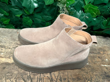 Afbeelding in Gallery-weergave laden, Nieuwe laarsjes F-mode suede van Fitflop maat 38