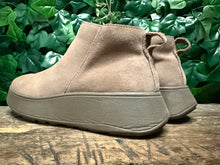 Afbeelding in Gallery-weergave laden, Nieuwe laarsjes F-mode suede van Fitflop maat 38