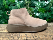 Afbeelding in Gallery-weergave laden, Nieuwe laarsjes F-mode suede van Fitflop maat 38