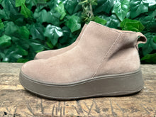 Afbeelding in Gallery-weergave laden, Nieuwe laarsjes F-mode suede van Fitflop maat 38