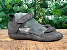 Afbeelding in Gallery-weergave laden, Nieuwe sandalen van loints of holland maat 40