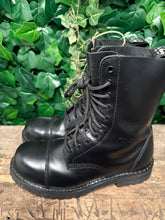 Afbeelding in Gallery-weergave laden, geweldig mooie vintage boots van Sendra maat 42