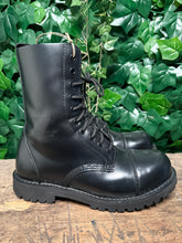 Afbeelding in Gallery-weergave laden, geweldig mooie vintage boots van Sendra maat 42