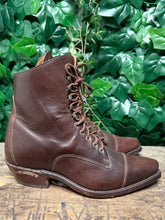 Afbeelding in Gallery-weergave laden, geweldig mooie vintage retro enkellaars van sendra maat 38