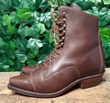 Afbeelding in Gallery-weergave laden, geweldig mooie vintage retro enkellaars van sendra maat 38