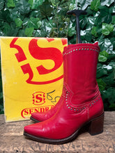 Afbeelding in Gallery-weergave laden, prachtige rode laarsjes van Sendra maat 39
