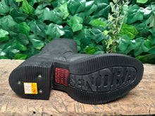 Afbeelding in Gallery-weergave laden, geweldig mooie vintage plateau boots van Sendra maat 39