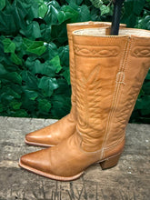 Afbeelding in Gallery-weergave laden, supermooie bijna Nieuwe laarzen van Sendra maat 37