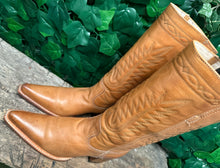 Afbeelding in Gallery-weergave laden, supermooie bijna Nieuwe laarzen van Sendra maat 37