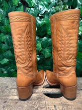 Afbeelding in Gallery-weergave laden, supermooie bijna Nieuwe laarzen van Sendra maat 37