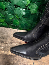 Afbeelding in Gallery-weergave laden, Nieuwe geweldig mooie sexy laarzen Y2K van Sendra maat 39