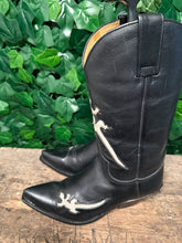 Afbeelding in Gallery-weergave laden, bijna Nieuwe prachtige laarzen van Sendra maat 40