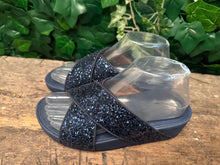 Afbeelding in Gallery-weergave laden, Bijna Nieuwe slippers van Fitflop maat 37