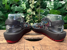 Afbeelding in Gallery-weergave laden, bijna Nieuwe sandalen van Wolky maat 38