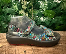 Afbeelding in Gallery-weergave laden, bijna Nieuwe sandalen van Wolky maat 38