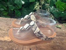 Afbeelding in Gallery-weergave laden, Nieuwe prachtige slippers van Fitflop maat 38