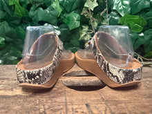 Afbeelding in Gallery-weergave laden, Nieuwe prachtige slippers van Fitflop maat 38