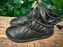 Afbeelding in Gallery-weergave laden, Nieuwe laarsjes van loints of holland maat 37