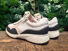 Afbeelding in Gallery-weergave laden, zo goed als nieuw sneakers van Xsensible maat 39 (wijdte H)