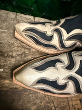 Afbeelding in Gallery-weergave laden, Nieuwe prachtige aparte laarzen van Sendra maat 38