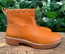 Afbeelding in Gallery-weergave laden, Nieuwe mooie leren laarsjes van Fitflop maat 39
