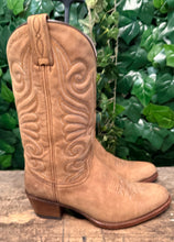 Afbeelding in Gallery-weergave laden, bijna Nieuwe prachtige laarzen van Sendra maat 39