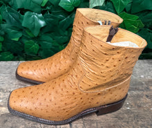 Afbeelding in Gallery-weergave laden, prachtige aparte laars van Sendra struisvogelleer maat 41
