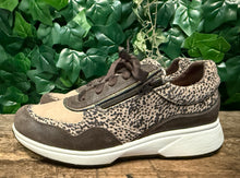 Afbeelding in Gallery-weergave laden, Bijna Nieuwe sneakers van Xsensible maat 40 (wijdte HX)