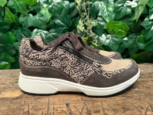 Afbeelding in Gallery-weergave laden, Bijna Nieuwe sneakers van Xsensible maat 40 (wijdte HX)